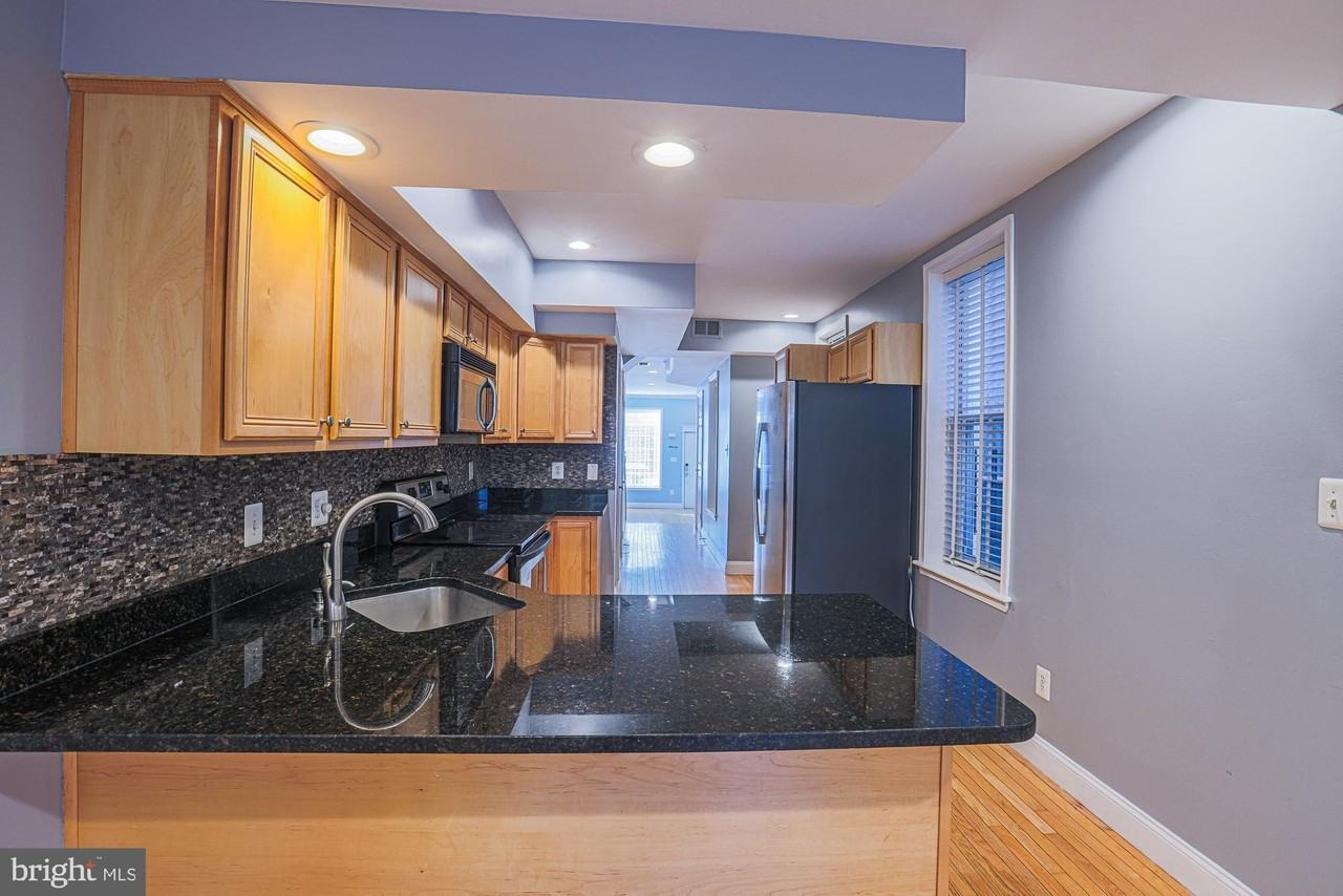 3240 Foster Ave - Photo 7 of 27