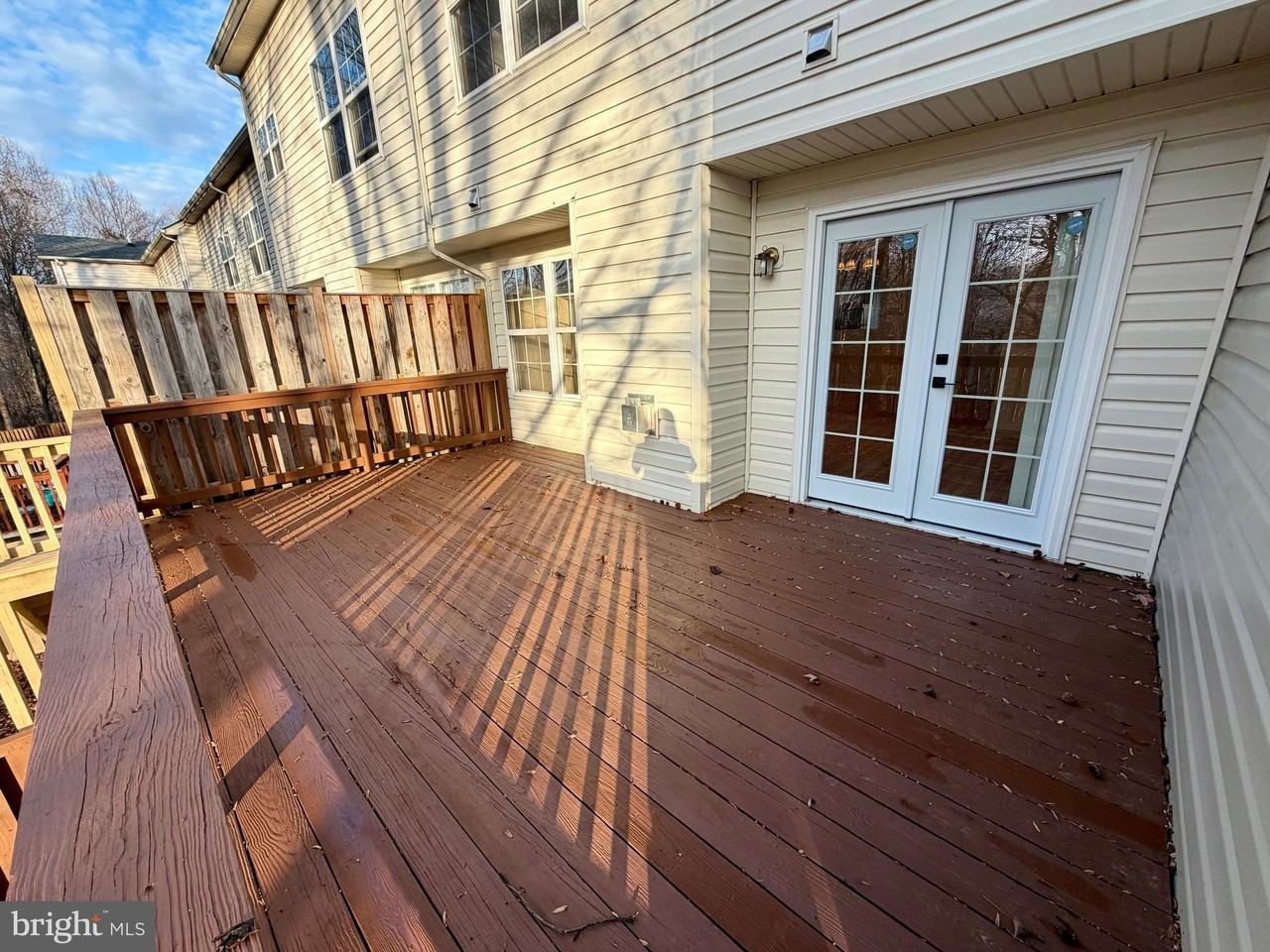 540 Bridgeport Pl - Photo 6 of 39