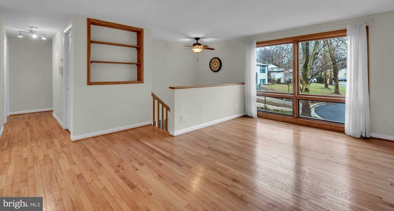 8856 Youngsea Pl - Photo 4 of 44