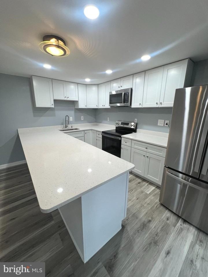 11823 11823 FALLS Road unit: Basement #BS - Photo 4 of 20