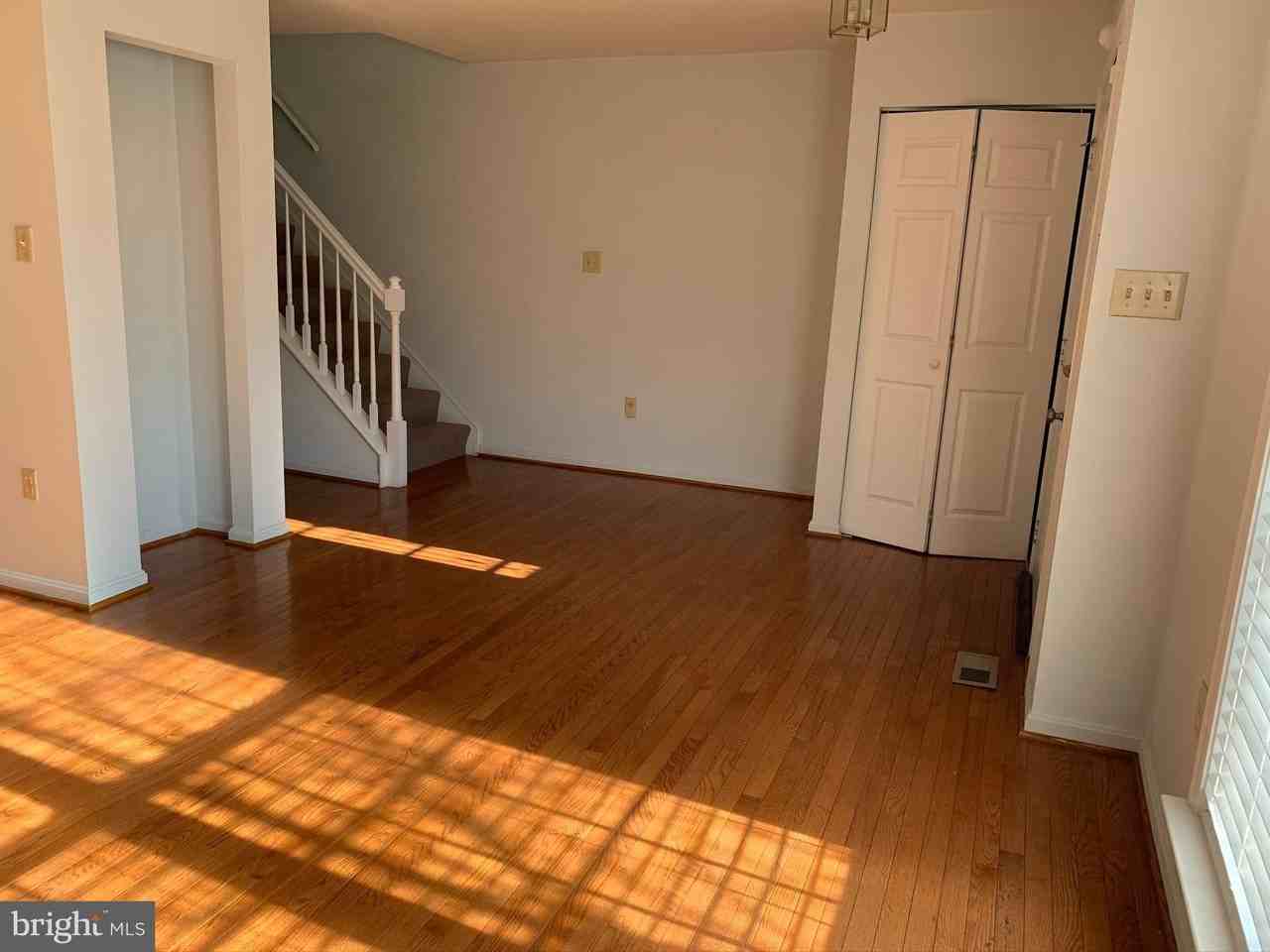 1033 Higgins Way - Photo 3 of 41