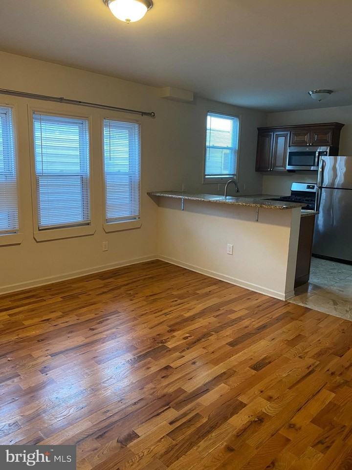 58 S BROADWAY unit: Apt 58 C #58C - Photo 5 of 35