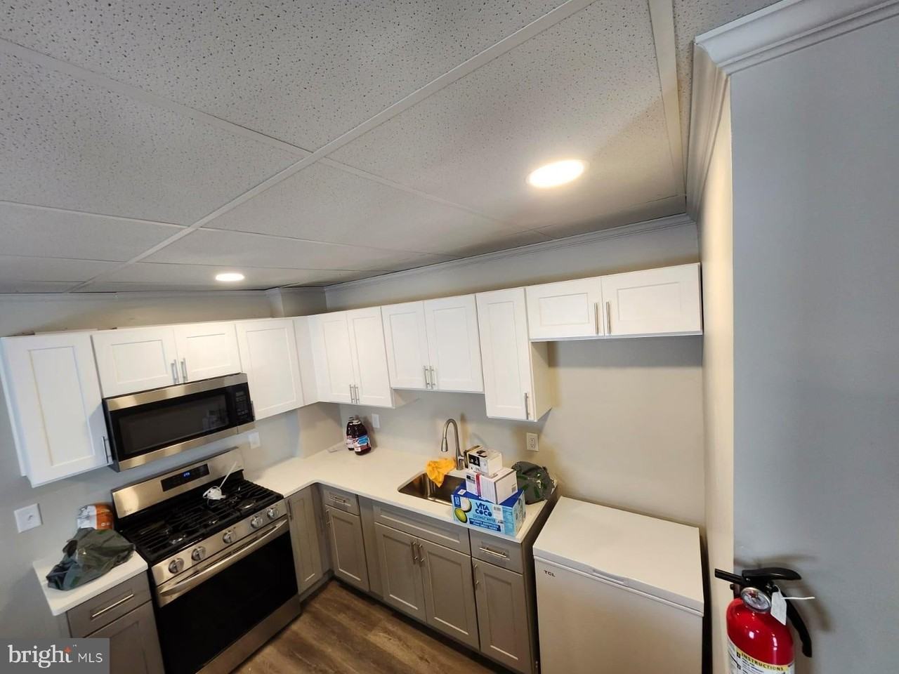 84 Carpenter St - Photo 4 of 13