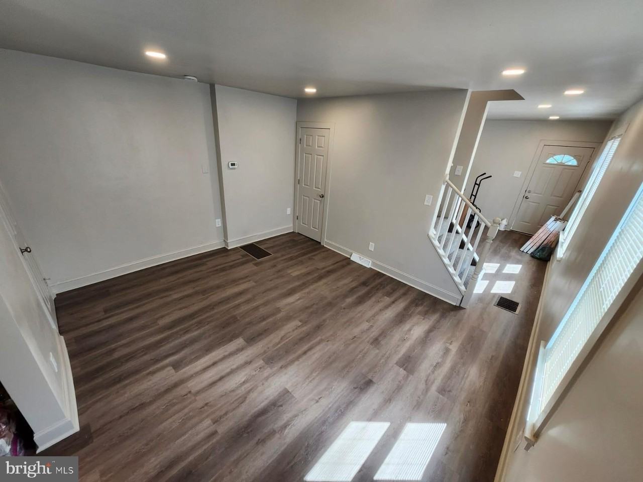 84 Carpenter St - Photo 7 of 13