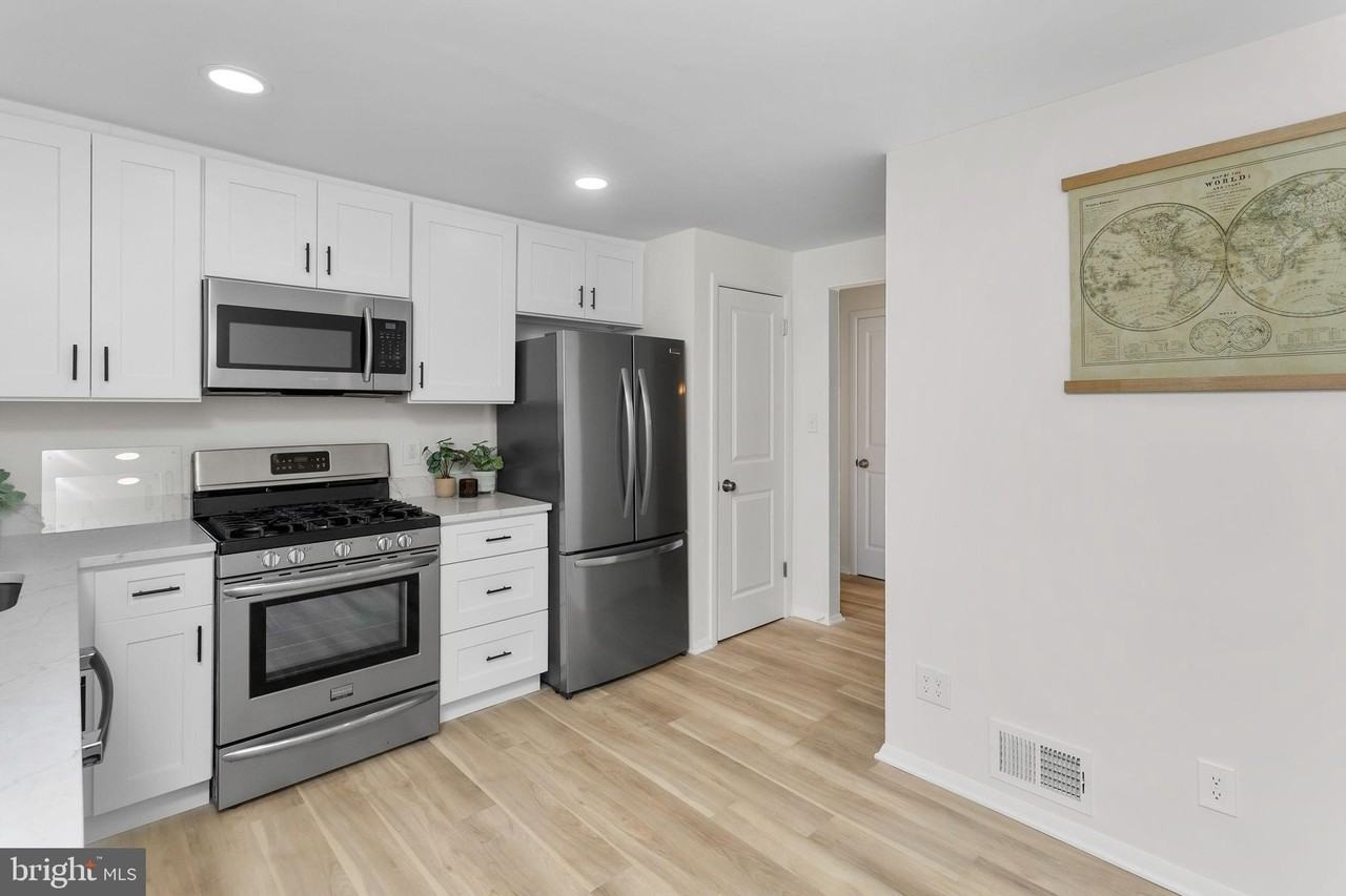 295 Lander Dr - Photo 4 of 20