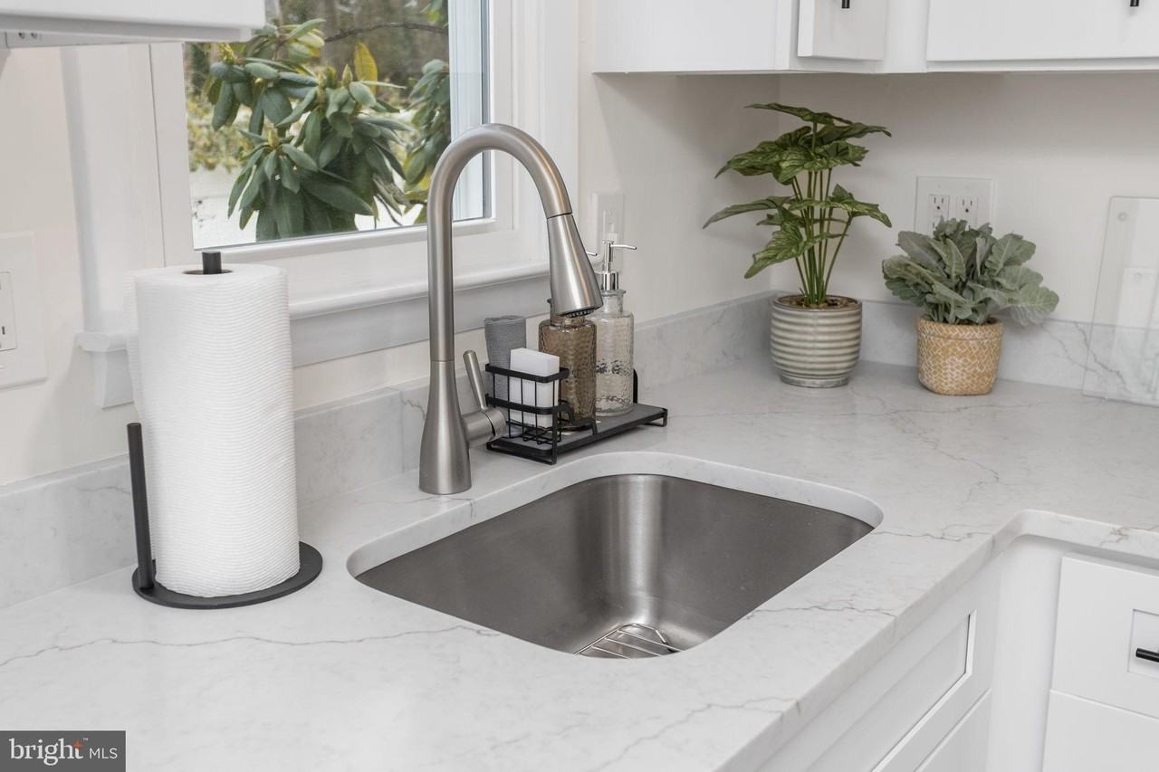 295 Lander Dr - Photo 6 of 20