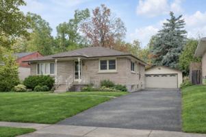 featured image of 178 Wellington St E