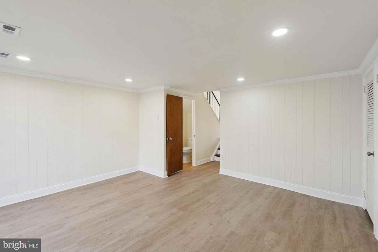 411 W Shunk St - Photo 4 of 25