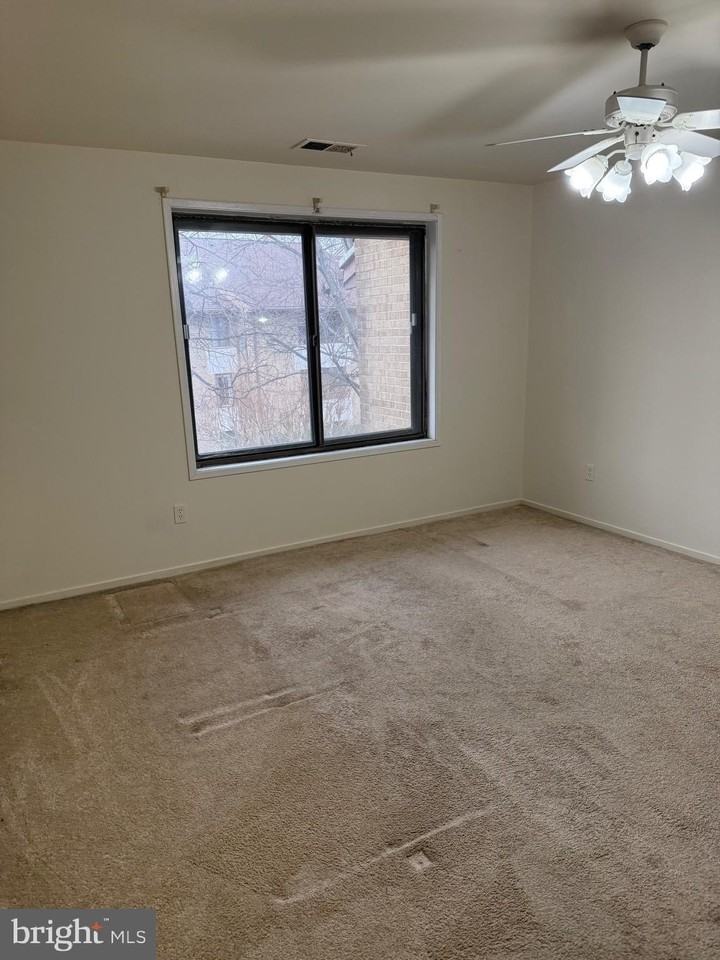 503 Florida Ave Apt 203 #203 - Photo 4 of 12
