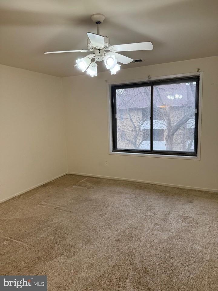 503 Florida Ave Apt 203 #203 - Photo 7 of 12