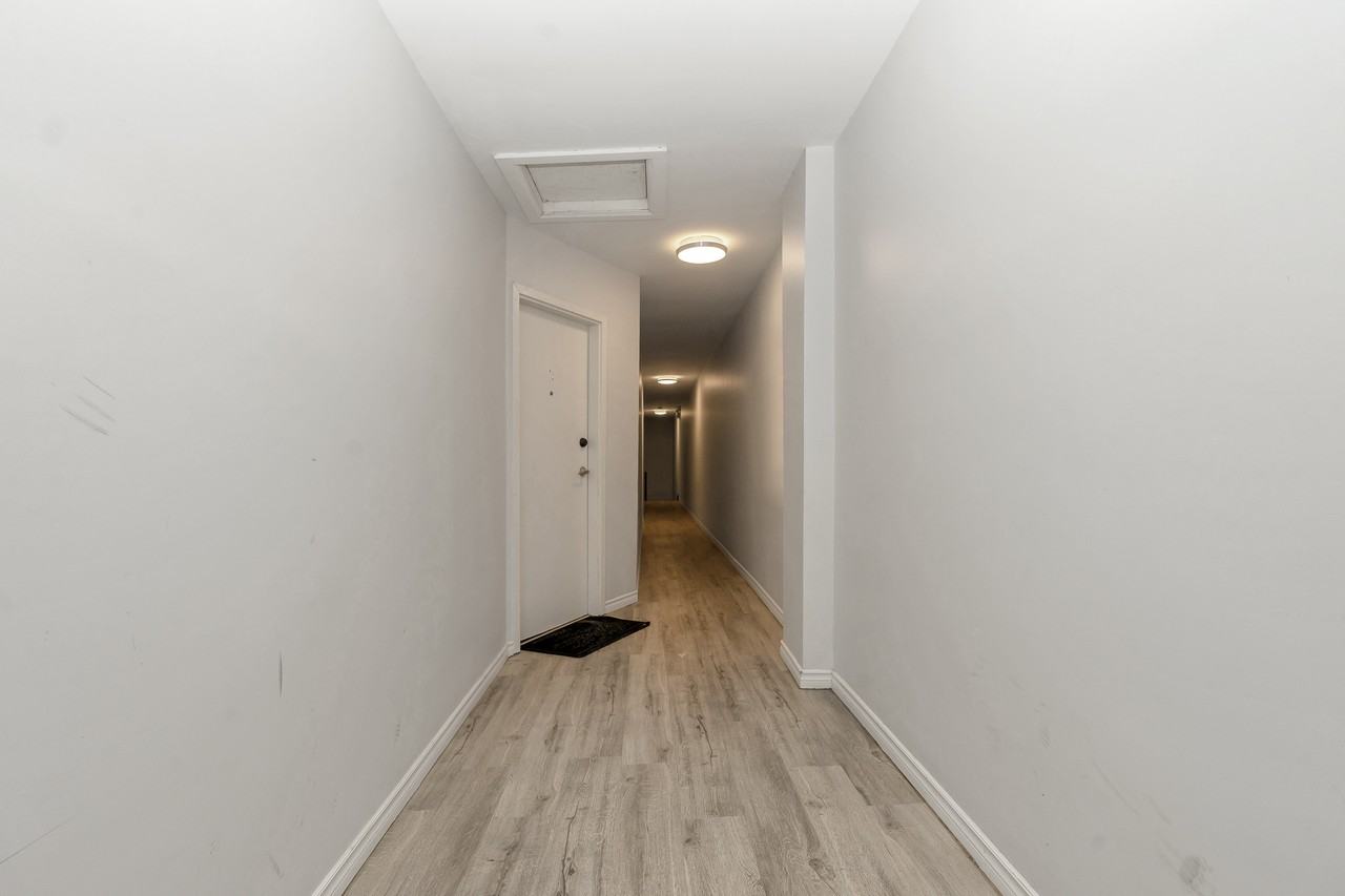 31 Mississaga St W, Orillia, ON L3V 3A5, Canada - Photo 2 of 10