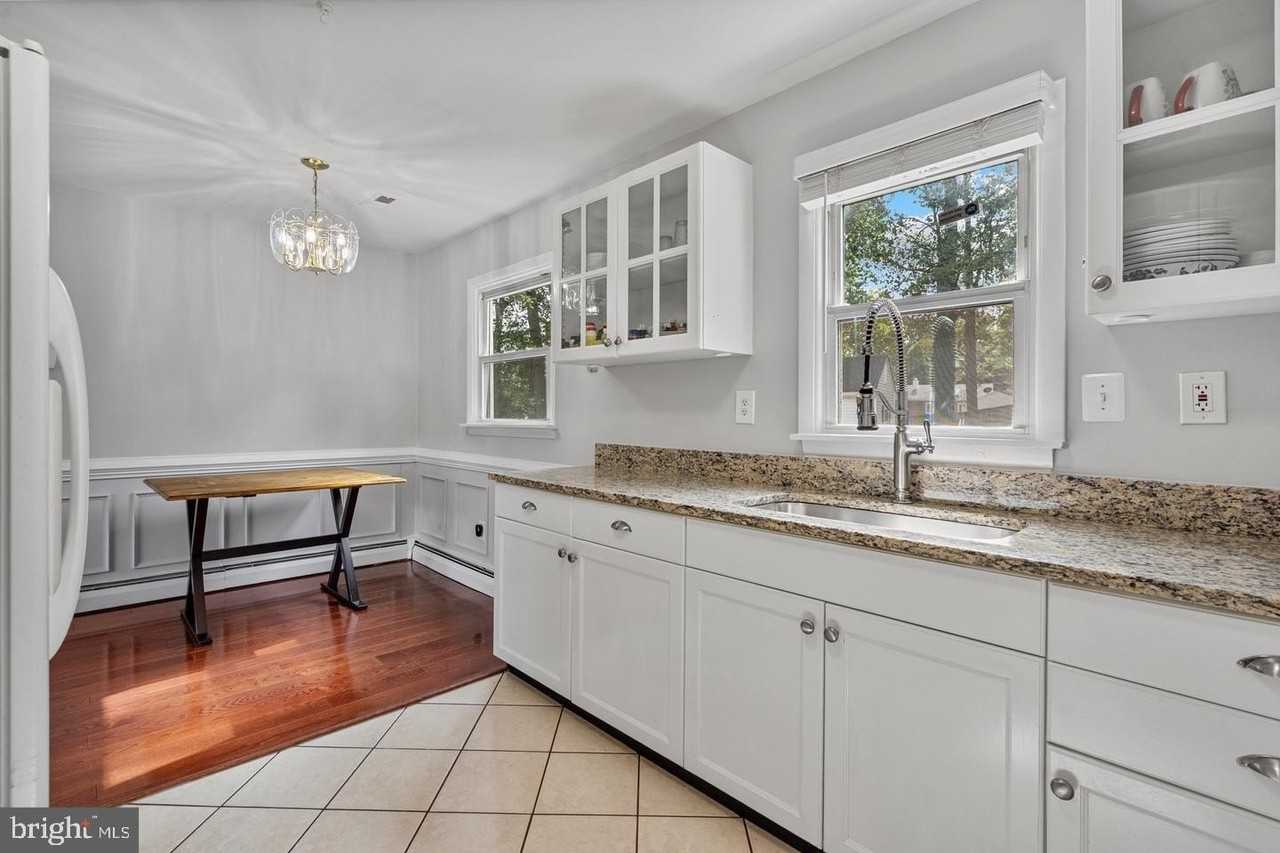 15030 Alabama Ave - Photo 5 of 19