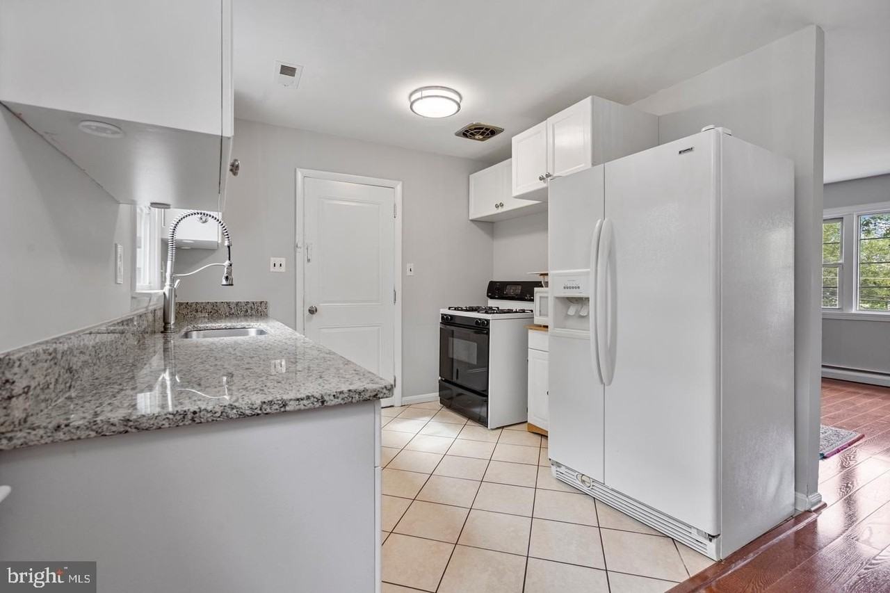 15030 Alabama Ave - Photo 7 of 19