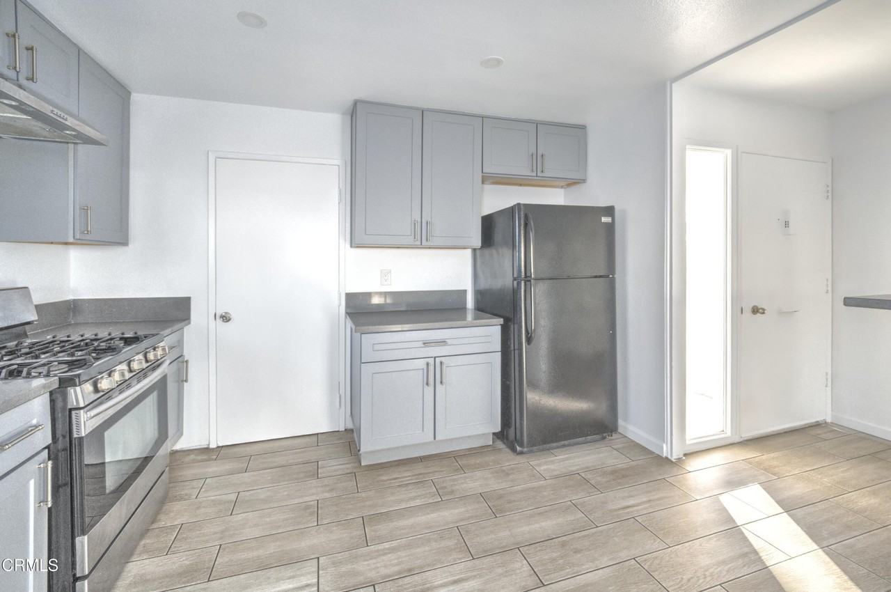 1931 Ukiah St - Photo 5 of 12