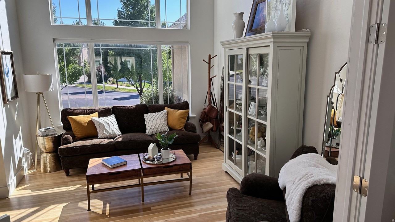 1369 E 320 N - Photo 2 of 39