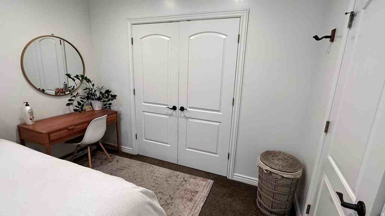 1369 E 320 N - Photo 7 of 39