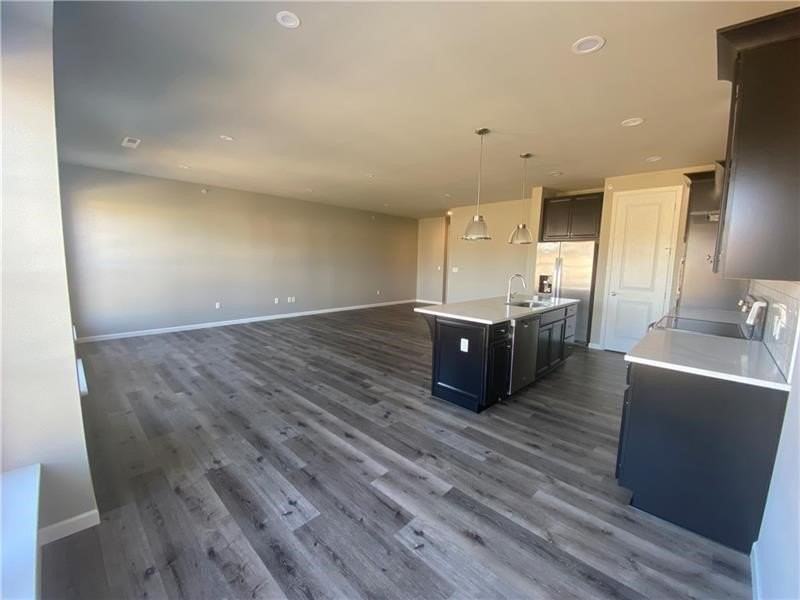 1439 Hastings Cres - Photo 6 of 12