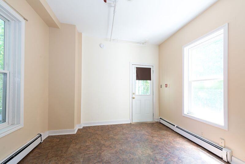 5718 South Street - Photo 5 of 8