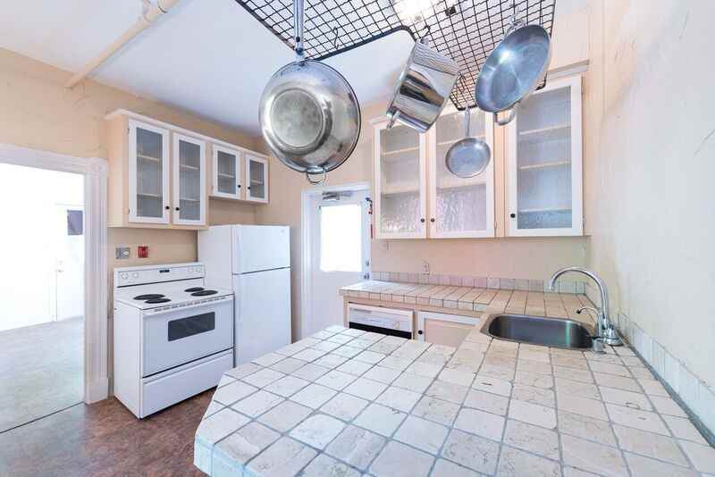 5718 South Street - Photo 7 of 8