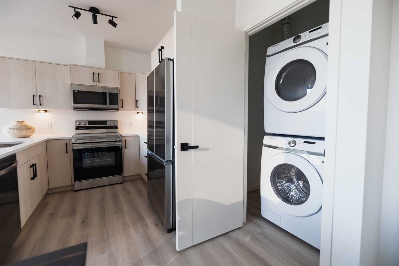 The HAT @ 9th - Photo 4 of 28