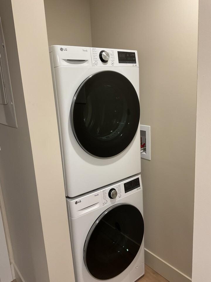 Rent On Oak - Photo 7 of 21