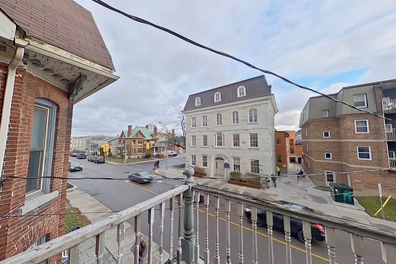 206 Bagot Street - Photo 5 of 11