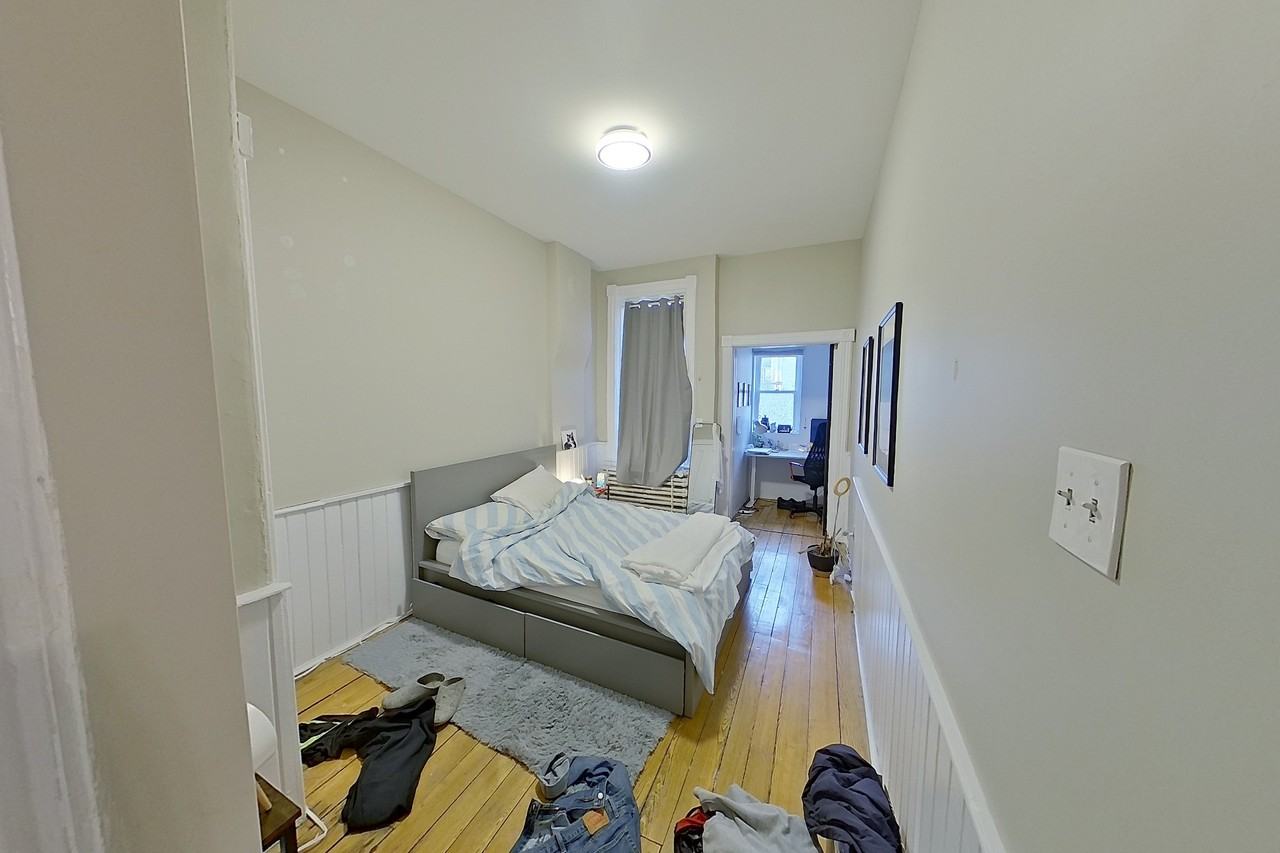 206 Bagot Street - Photo 7 of 11