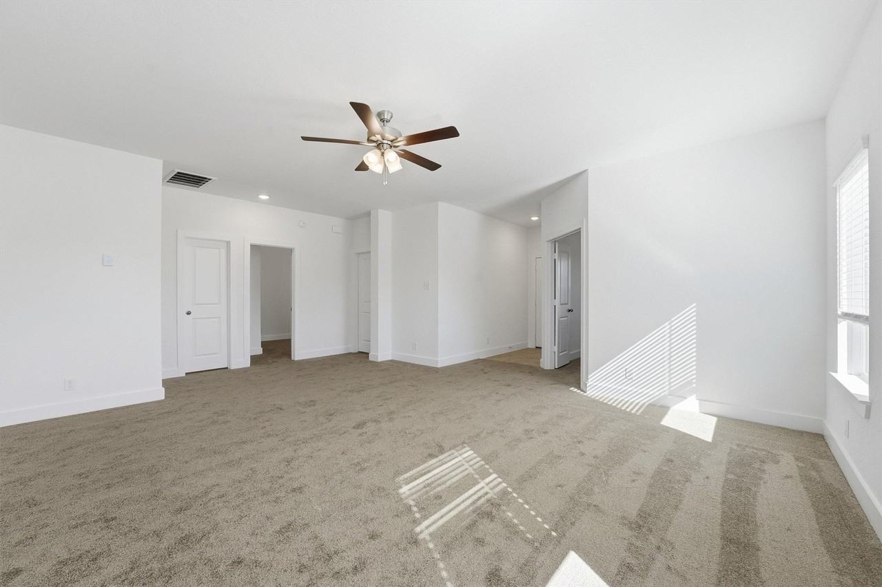 4506 Blue Mountain Laurel St - Photo 7 of 25