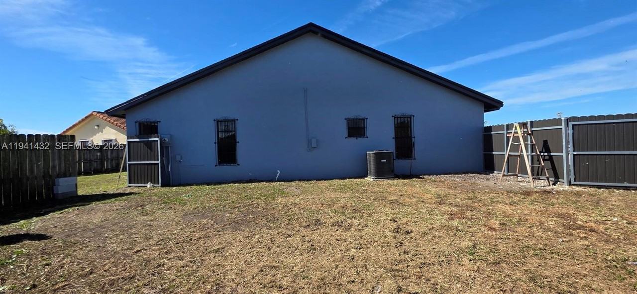 15238 Sw 58th Ter - Photo 5 of 41