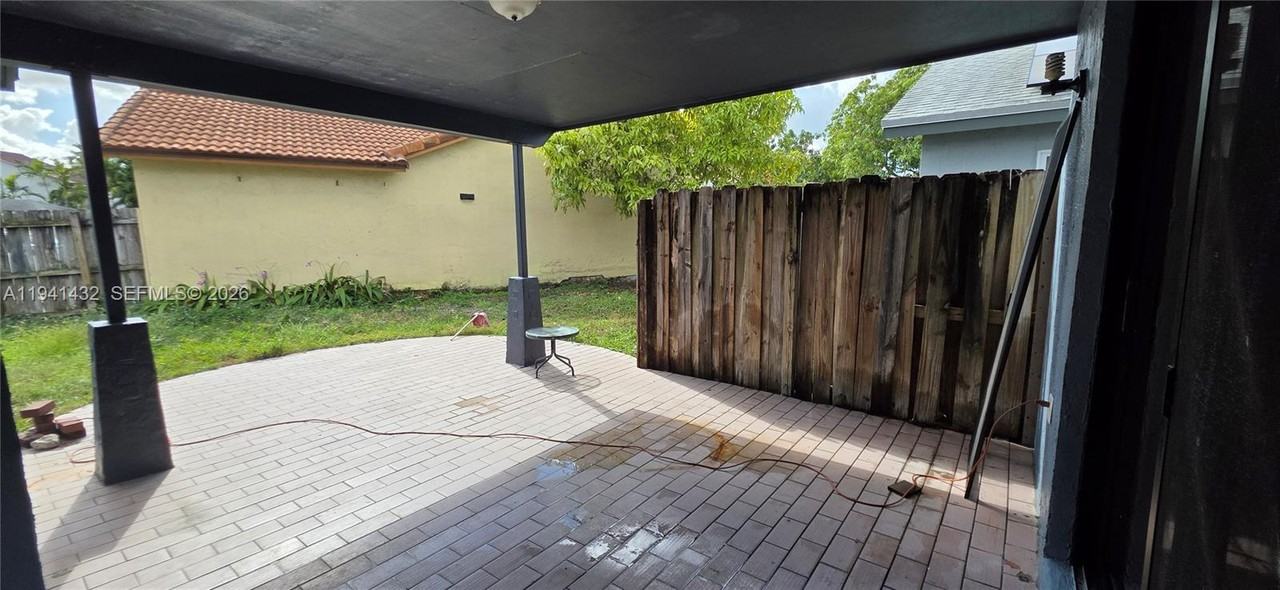 15238 Sw 58th Ter - Photo 7 of 41