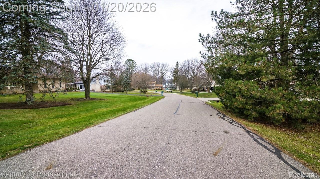 21824 Rathlone Dr - Photo 5 of 50