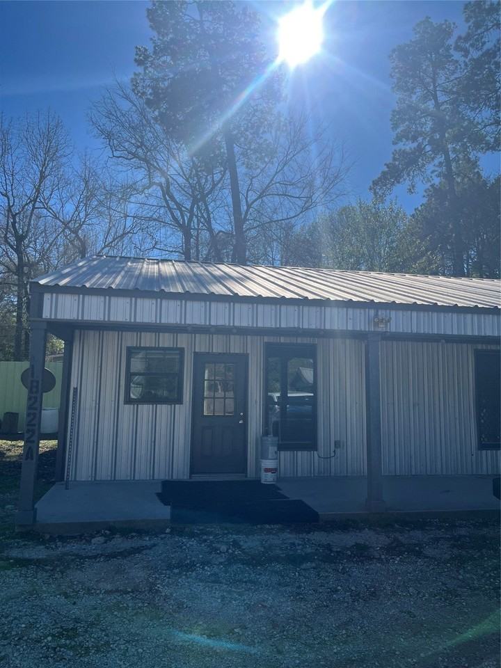 18222 Bonnie Alice Dr - Photo 2 of 15