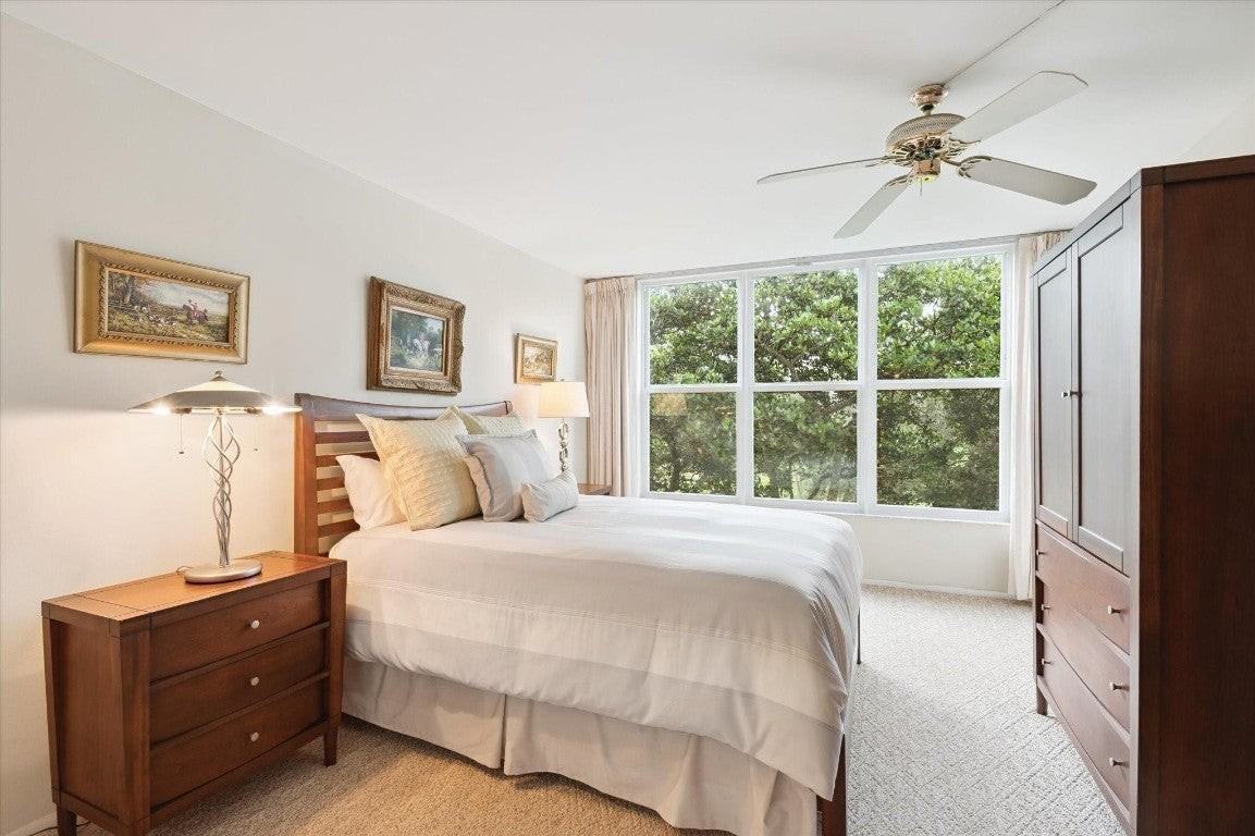 3900 Oaks Clubhouse Dr - Photo 7 of 15