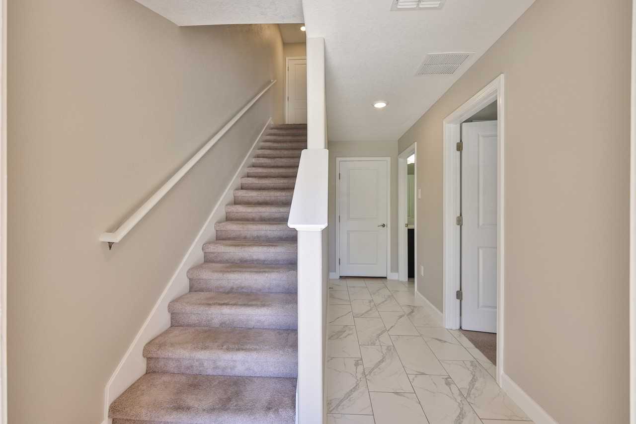 1547 W Cass St - Photo 4 of 40