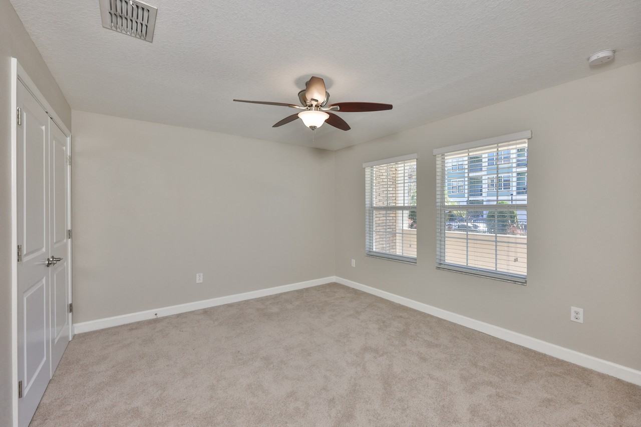 1547 W Cass St - Photo 5 of 40