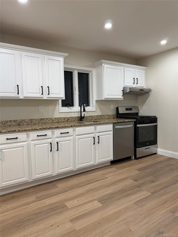 157 Lafayette Ave - Photo 3 of 10