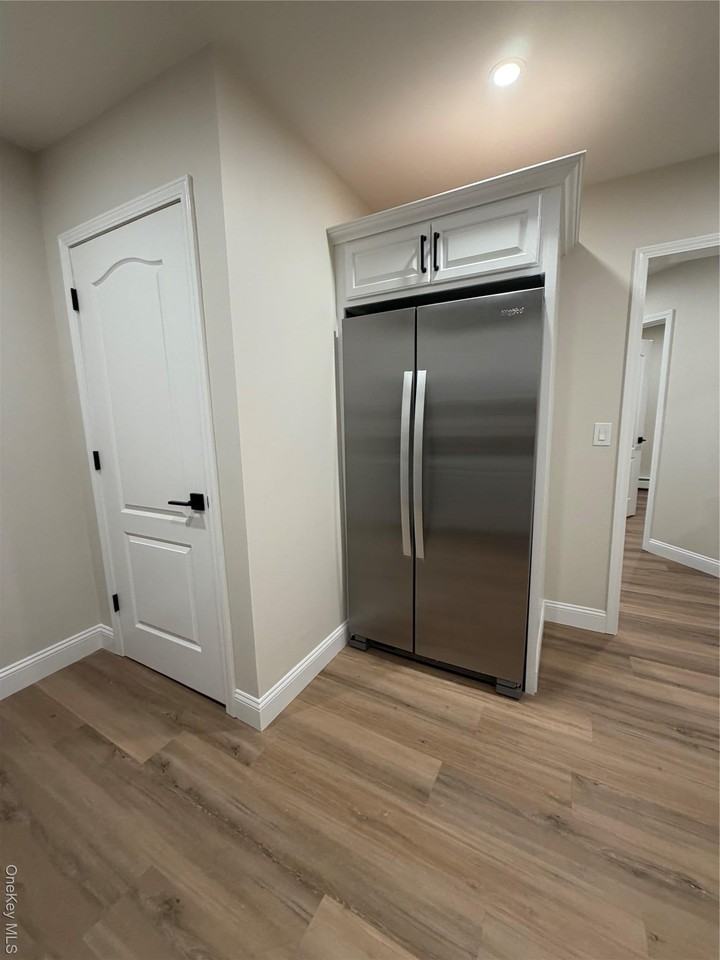 157 Lafayette Ave - Photo 4 of 10