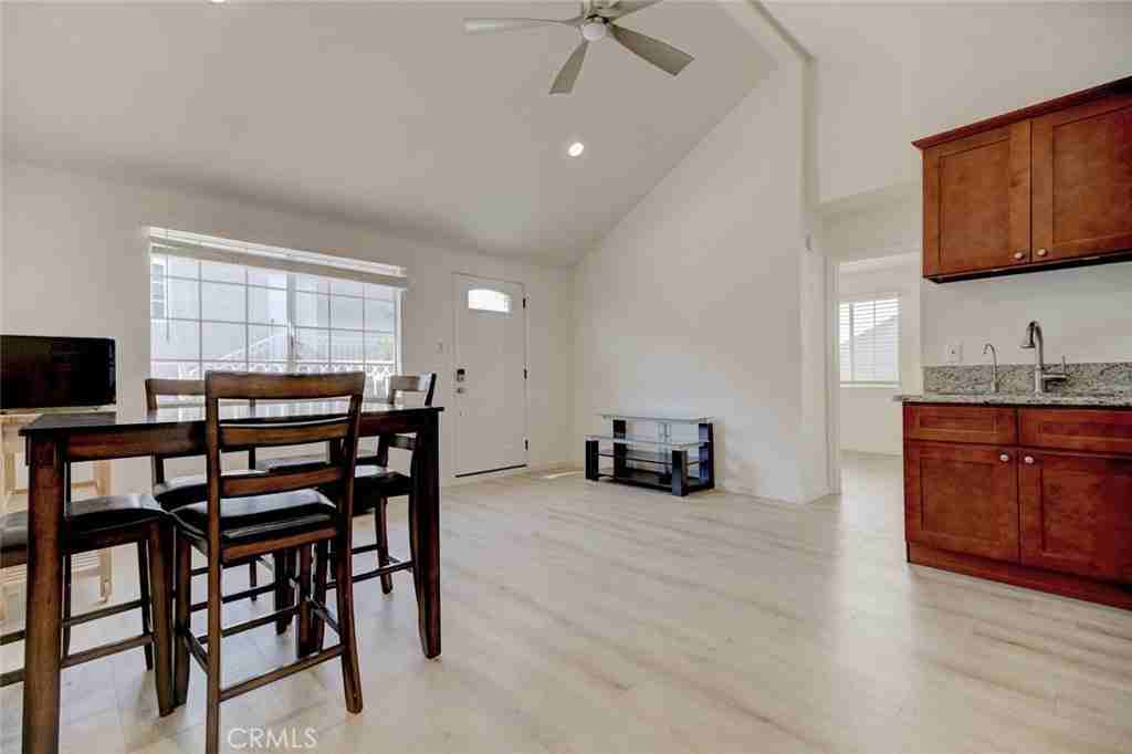 1444A Bruce Ave - Photo 4 of 15