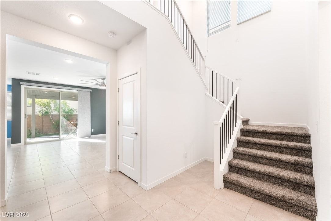 541 Ruby Mesa Ave - Photo 3 of 38