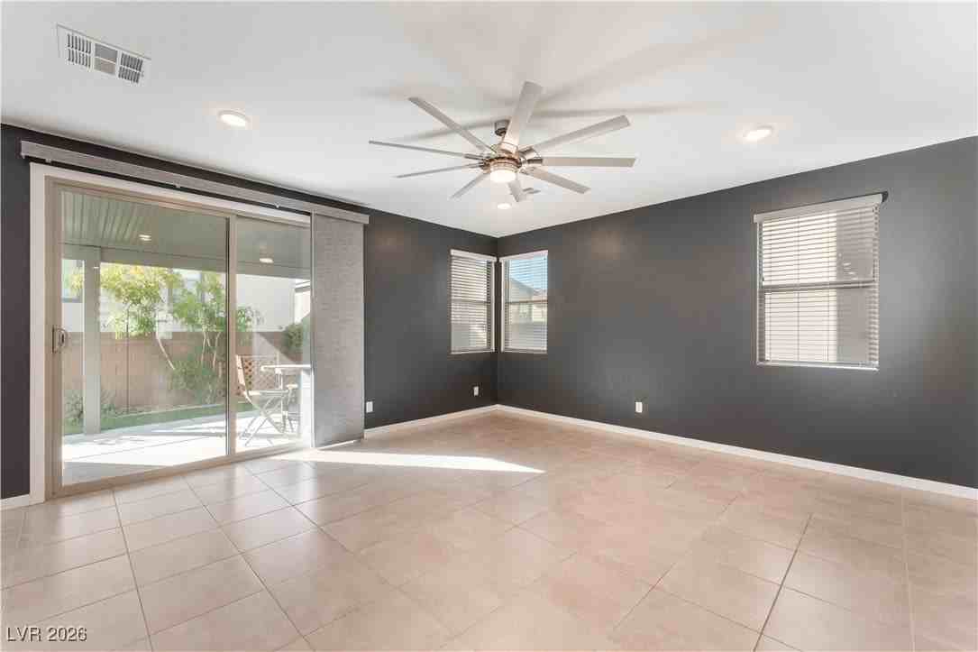 541 Ruby Mesa Ave - Photo 6 of 38
