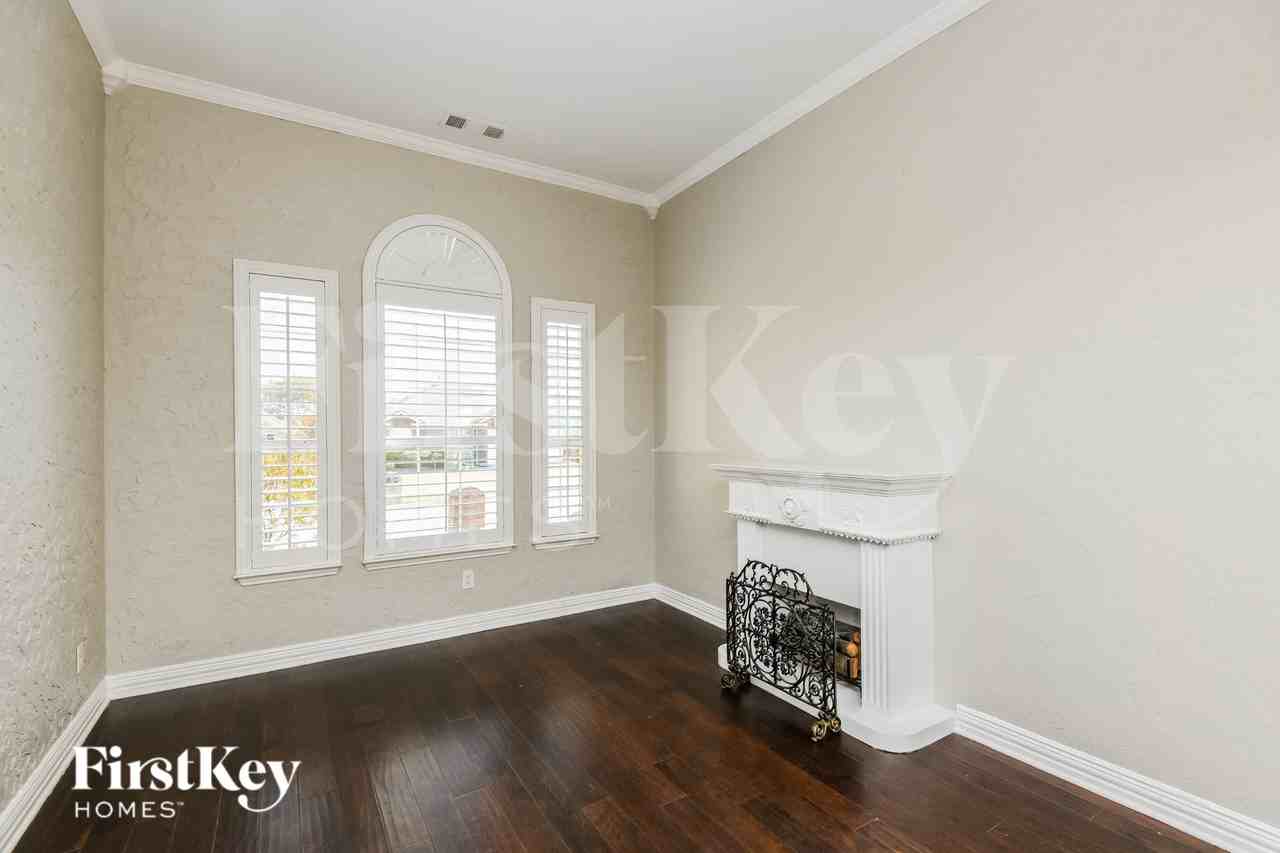 417 Windy Hill Ln - Photo 3 of 16