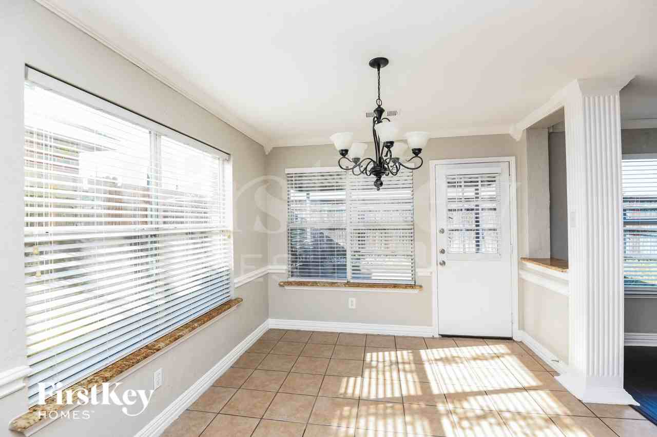 417 Windy Hill Ln - Photo 6 of 16