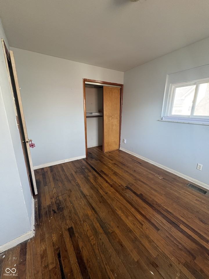 803 Hurricane St - Photo 4 of 9