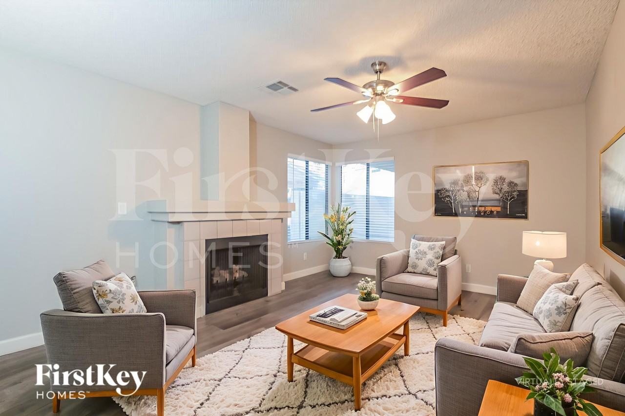 2017 Waverly Cir - Photo 3 of 18