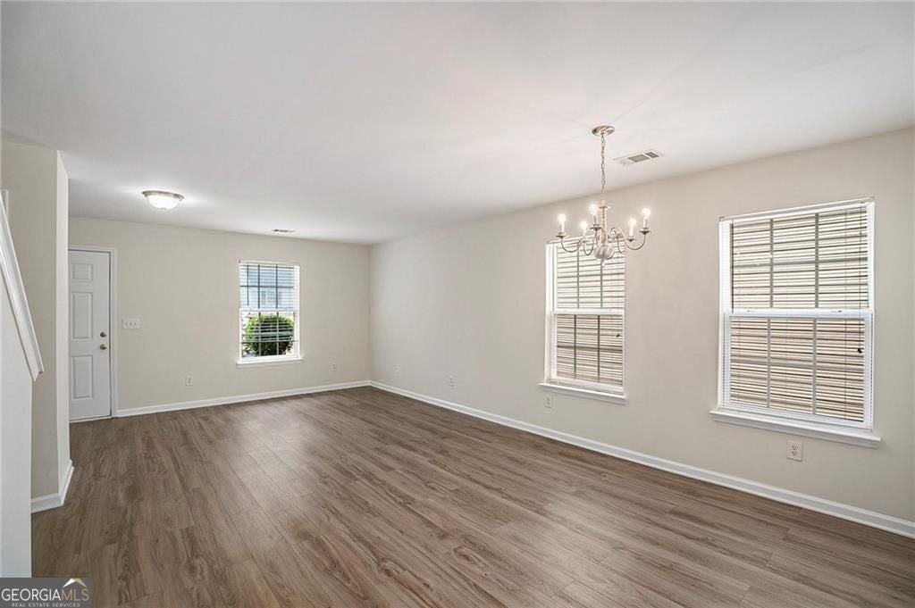 3015 Whittier Way - Photo 3 of 31