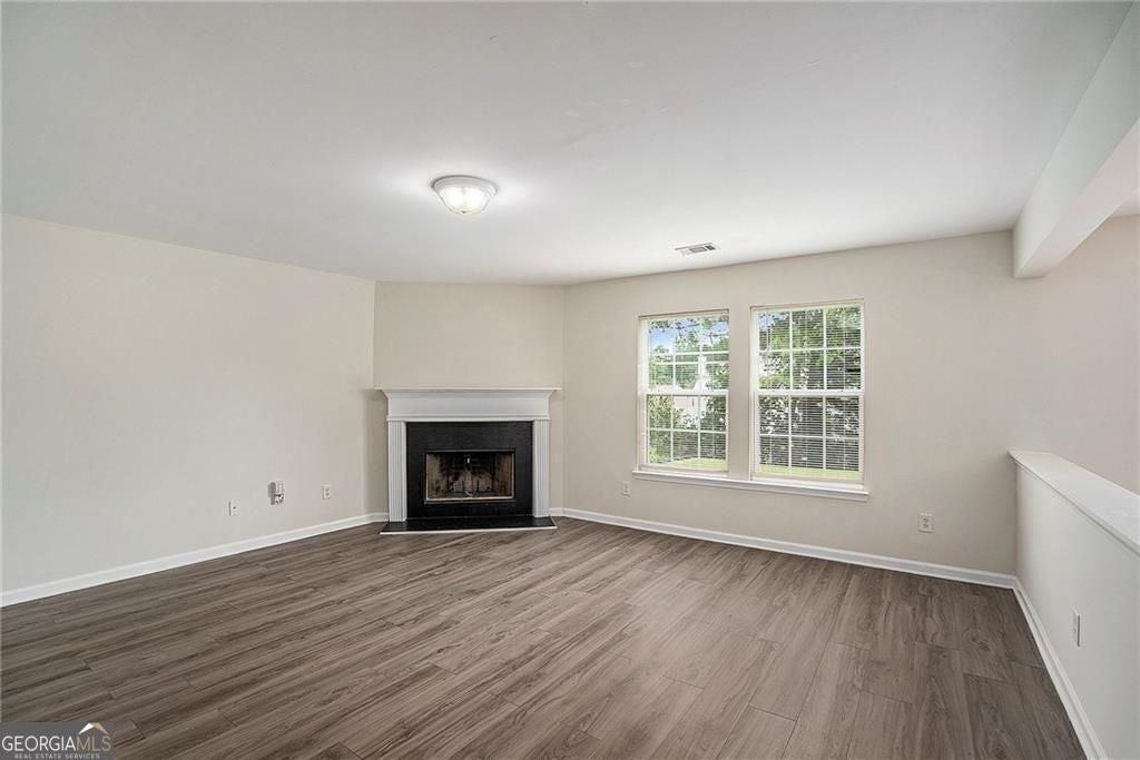 3015 Whittier Way - Photo 4 of 31