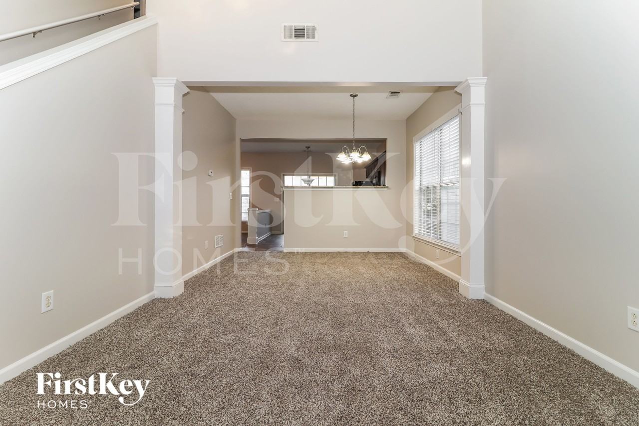 1730 Taynton Cir Nw - Photo 4 of 15