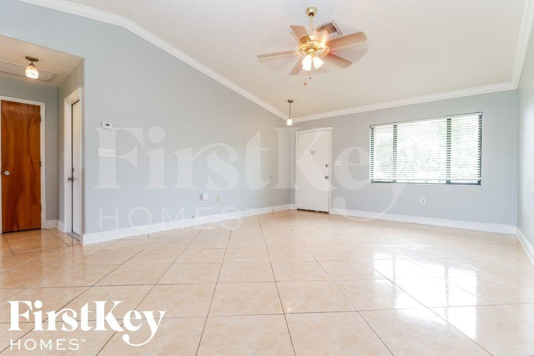 8401 Buena Vista Rd - Photo 2 of 15