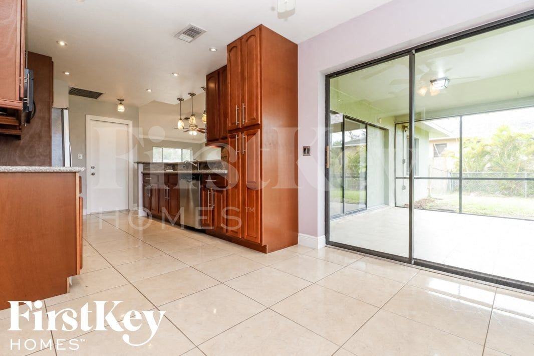 8401 Buena Vista Rd - Photo 5 of 15