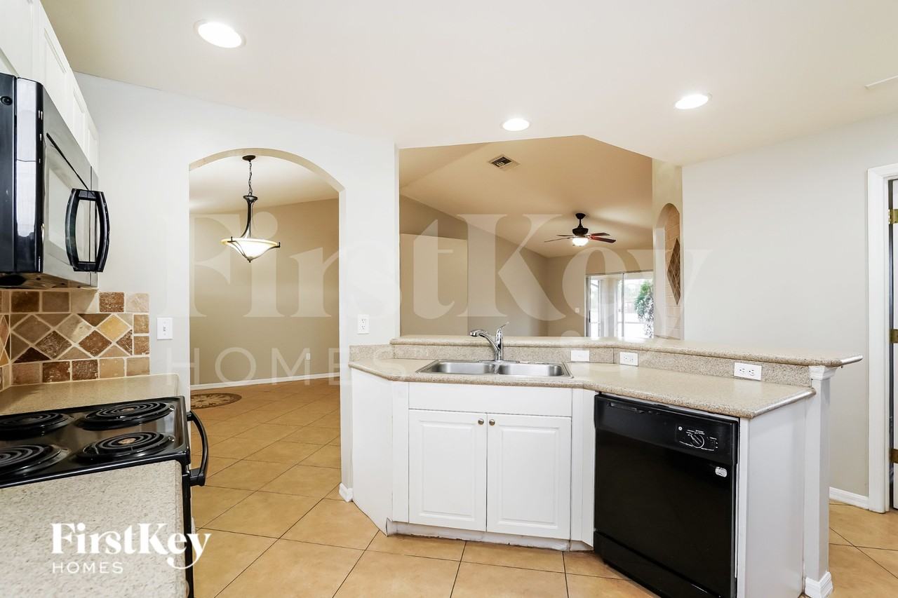 4709 Nora Ave S - Photo 6 of 15